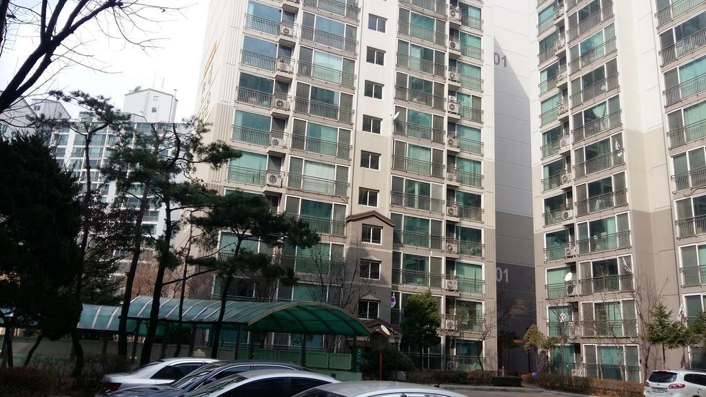 Apartment Happy Day Family
